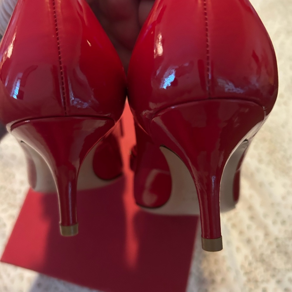 Valentino Garavani Red Patent Leather Bow Peep-Toe Pumps - Picture 5 of 8